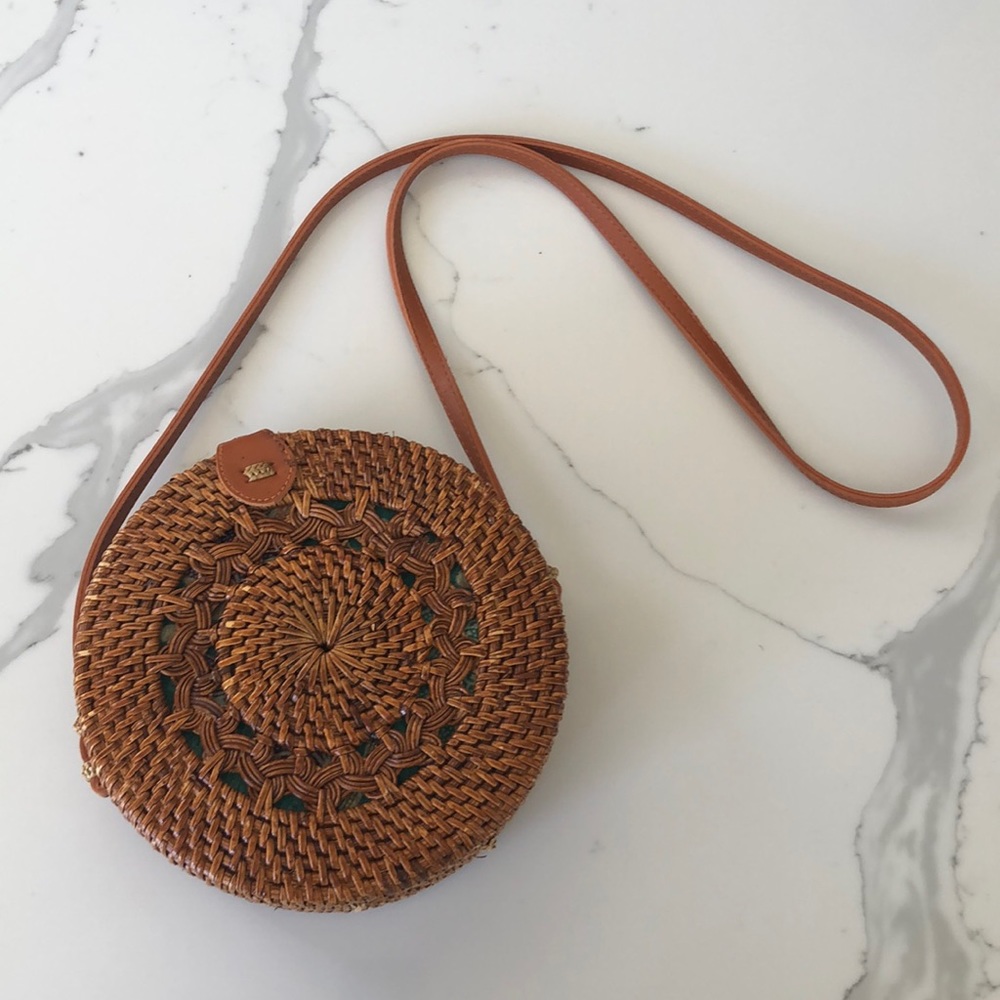 Round Bali rattan bag